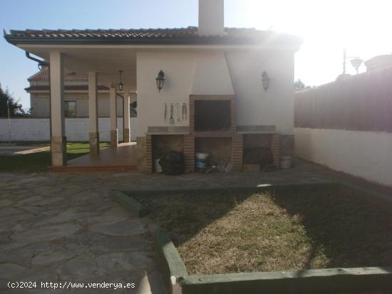 Se vende chalet individual en El Sotillo - SEGOVIA