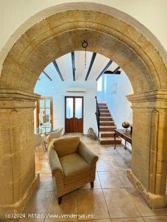 Casa de pueblo en Teulada: encanto histórico y confort moderno a tan solo 4 km de Moraira - ALICANT