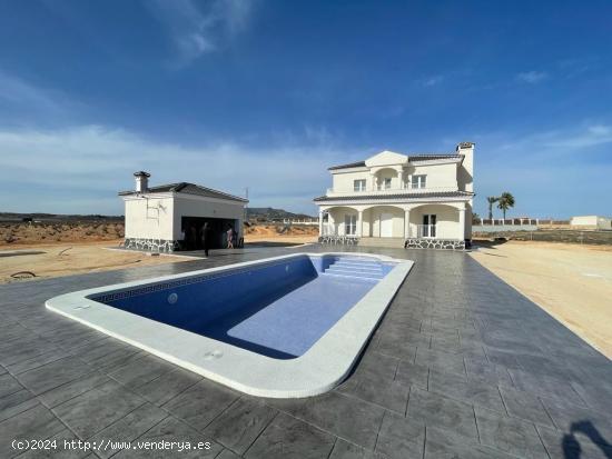 VILLAS DE OBRA NUEVA EN PINOSO - ALICANTE