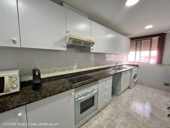 Amplio apartamento de 3 habitaciones con garaje en Moncofa pueblo - CASTELLON