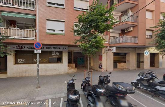 Se vende nave industrial OKUPADA en Hospitalet de Llobregat (L') (Barcelona) - BARCELONA