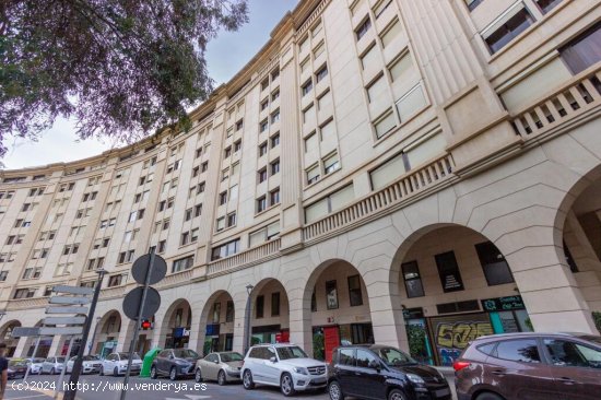 Exclusivo piso familiar en el centro de Benidorm: espacio y comodidad en una ubicación privilegiada