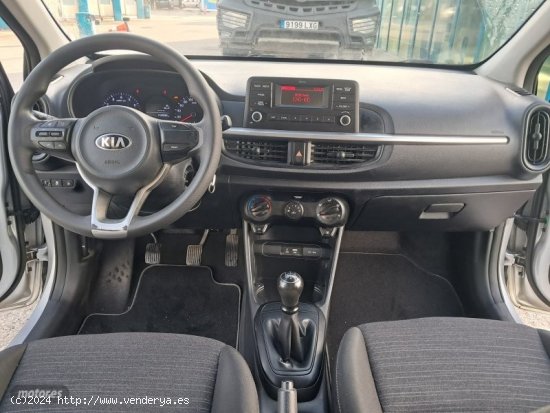 Kia Picanto 1.0i 68CV de 2019 con 140.000 Km por 7.475 EUR. en Madrid