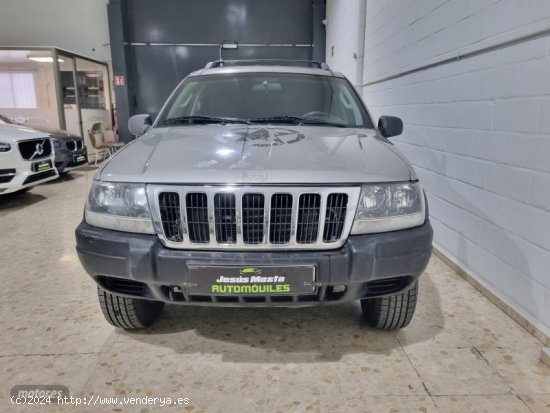 Jeep Grand Cherokee 2.7 crdi laredo de 2002 con 250.000 Km por 5.800 EUR. en Sevilla