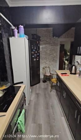 SE VENDE PISO EN MUY BUENA ZONA PARA ENTRAR A VIVIR - ALICANTE