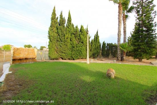 VALVERDE, ENTRE ELCHE Y SANTA POLA, ZONA URBANA, LISTO PARA ENTRAR A VIVIR. - ALICANTE