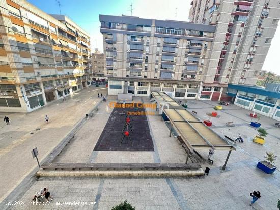 SE VENDE PISO CON AMPLIO BALCÓN, ZONA PISOS AZULES !!!!!! - ALICANTE