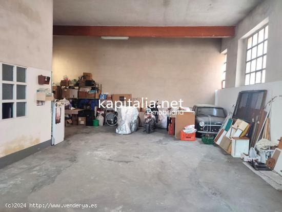 LOCAL COMERCIAL A LA VENTA EN COCENTAINA UBICADO EN ZONA CENTRICA. - ALICANTE