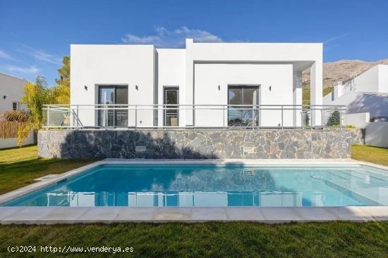 EXCLUSIVO CHALET DE LUJO EN ALTEA LA VELLA CON PISCINA PRIVADA - ALICANTE