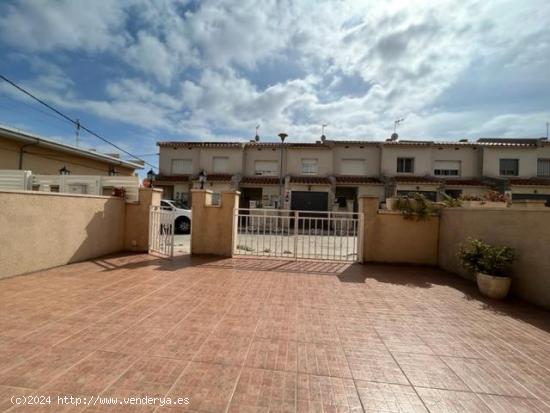 CASA ADOSADA EN VENTA EL CENTRO DEL PUEBLO - TARRAGONA