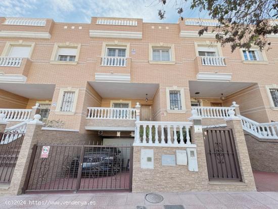 Magnifico Triplex en la zona Centro Comercial Alcampo - ALMERIA