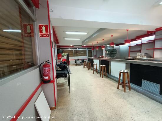 Local comercial y plaza de aparcamiento en zona Camí fondo de Martorell - BARCELONA