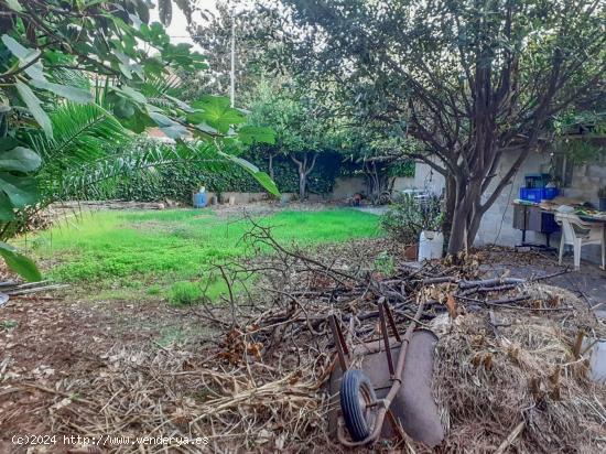 TERRENO  CON AGUA  A LA VENTA EN CASTELLBISBAL - BARCELONA - BARCELONA