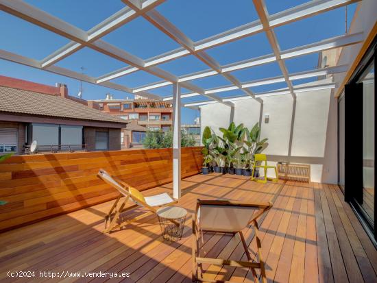 Ático reformado de tres habitaciones con terraza. - ALICANTE