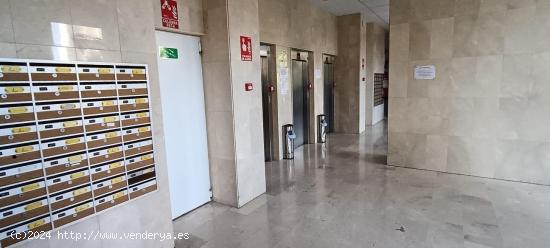 PISO DE TRES DORMITORIOS Y DOS BAÑOS CON GARAGE Y PISCINA.... ZONA JUZGADOS - ALICANTE