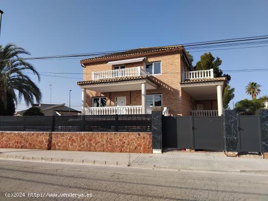 CHALET OBRA NUEVA A ESTRENAR EN LA POBLA DE VALLBONA - VALENCIA