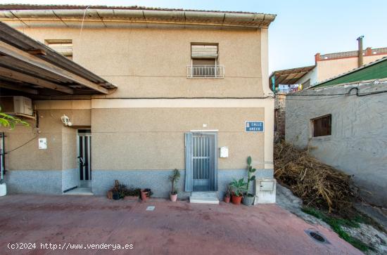 CASA DE PUEBLO EN ZONA CENTRO - MURCIA