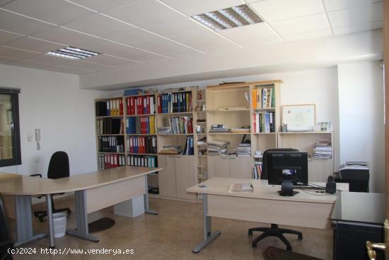 NAVE INDUSTRIAL BUSCA EMPRESARIO - TARRAGONA