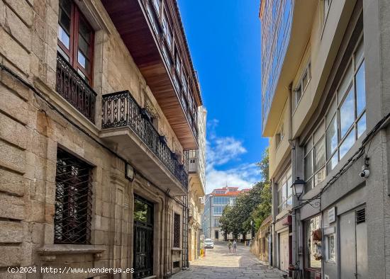  Piso en la Ciudad Vieja, con balcón y plaza de garaje opcional - A CORUÑA 