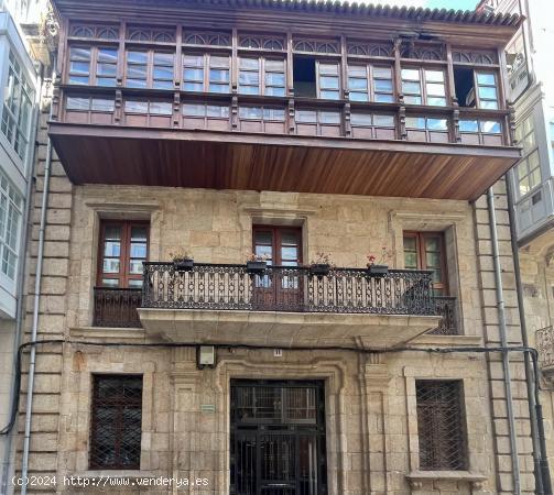 Piso en la Ciudad Vieja, con balcón y plaza de garaje opcional - A CORUÑA