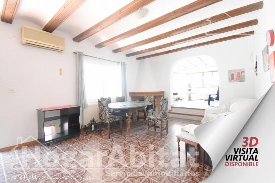 GRAN CHALET CON PISCINA, GARAJE, TERRAZA Y PARCELA - VALENCIA