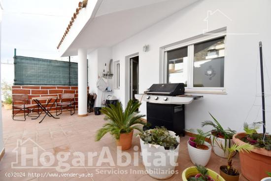 ÁTICO SEMINUEVO CON GARAJE, TRASTERO Y TERRAZA - VALENCIA