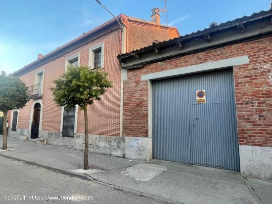 Tu Refugio en un pueblo. Una gran casa con mucho espacio exterior y todos los servicios. - VALLADOLI