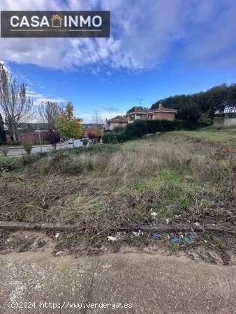 Venta de terreno urbano en zona residencial - HUESCA