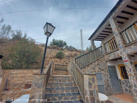 Finca con cortijo, invernadero y bodega ecológica en Laroles - GRANADA