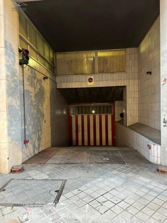  PLAZA DE GARAJE COCHE MEDIANO EN TERESA HERRERA-ZONA ENSANCHE - A CORUÑA 