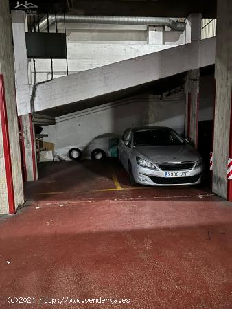 PLAZA DE GARAJE COCHE MEDIANO EN TERESA HERRERA-ZONA ENSANCHE - A CORUÑA