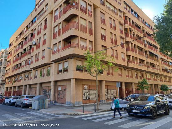  LOCAL COMERCIAL A PIE DE CALLE - ALICANTE 