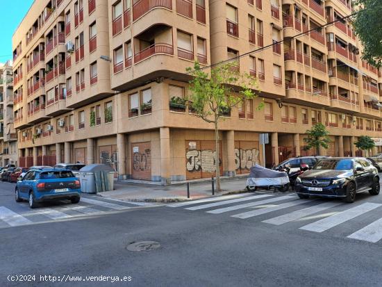 LOCAL COMERCIAL A PIE DE CALLE - ALICANTE