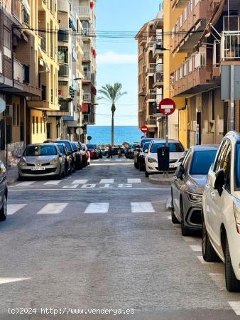 Enorme apartamento con 3 dormitorios, a 200 metros de la playa - ALICANTE