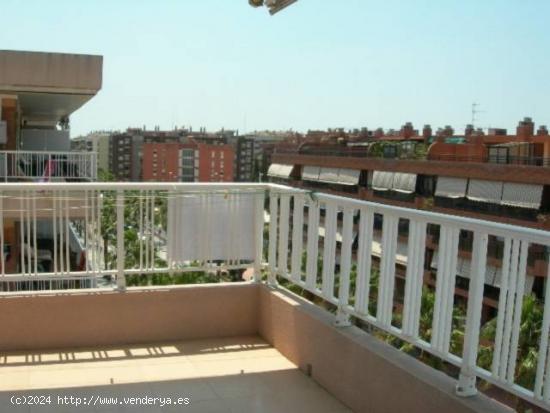 AMPLIA VIVIENDA EN C/ BARCELONA CON VISTAS MUY DESPEJADAS - TARRAGONA