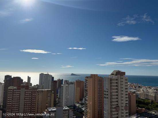 FANTÁSTICO ÁTICO CON VISTAS PANORÁMICAS - ALICANTE