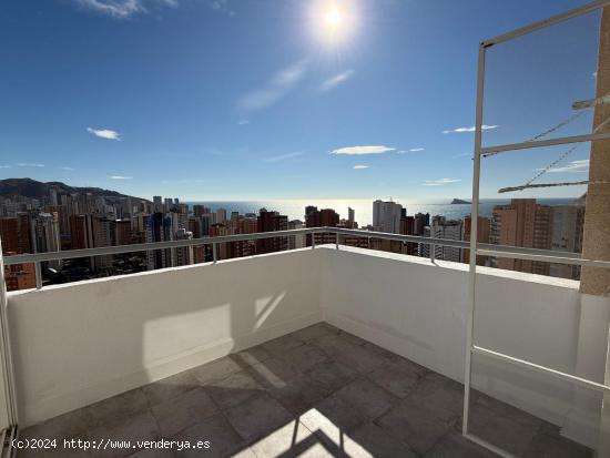 FANTÁSTICO ÁTICO CON VISTAS PANORÁMICAS - ALICANTE