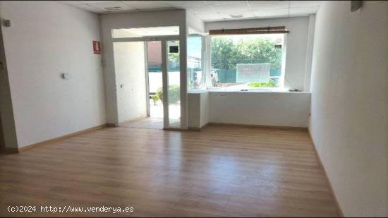  Amplio local comercial en bruto en venta en Parla, Madrid - MADRID 