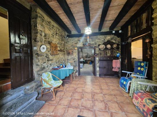 SE VENDE CASONA CON TERRENO EN EL VALLE DE MENA - BURGOS