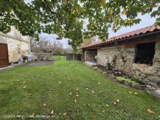 SE VENDE CASONA CON TERRENO EN EL VALLE DE MENA - BURGOS