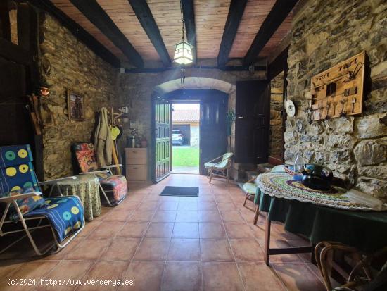 SE VENDE CASONA CON TERRENO EN EL VALLE DE MENA - BURGOS