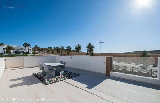 VILLA DE LUJO JUNTO A CAMPO DE GOLF. - ALICANTE