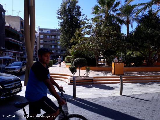 EDIFICIO EN CENTRO DE TORREVIEJA - ALICANTE