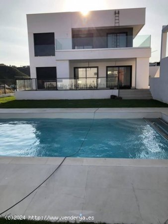 Villa en venta a estrenar en Manilva (Málaga)