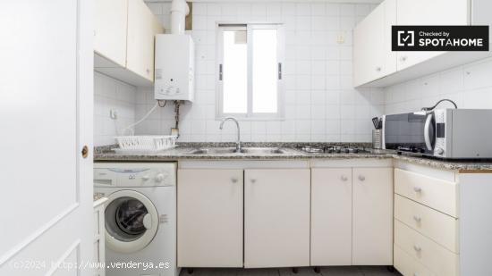 Cómoda habitación en alquiler en apartamento de 4 dormitorios en Extramurs, Valencia - VALENCIA