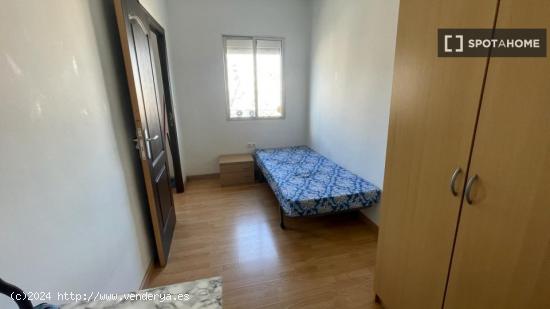 Habitación en piso compartido en Sevilla - SEVILLA