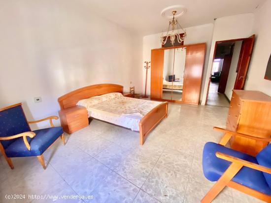 ESTUPENDO PISO EN ORIHUELA DE 3 DORMITORIOS, AMPLIA TERRAZA, RODEADO DE SERVICIOS...¡VISITELO! - AL