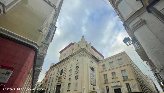 ¡¡¡JUNTO AL ORATORIO SAN FELIPE NERI CON LICENCIA TURÍSTICA!!! - CADIZ