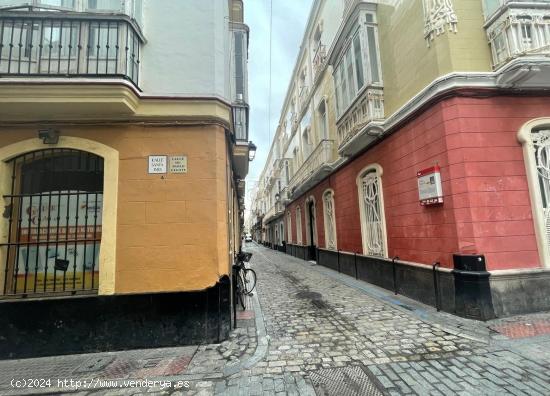 ¡¡¡JUNTO AL ORATORIO SAN FELIPE NERI CON LICENCIA TURÍSTICA!!! - CADIZ