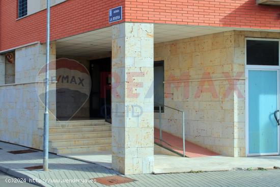 FANTÁSTICO PISO DE TRES PLANTAS CON TERRAZA, GARAJE Y TRASTERO - VALLADOLID